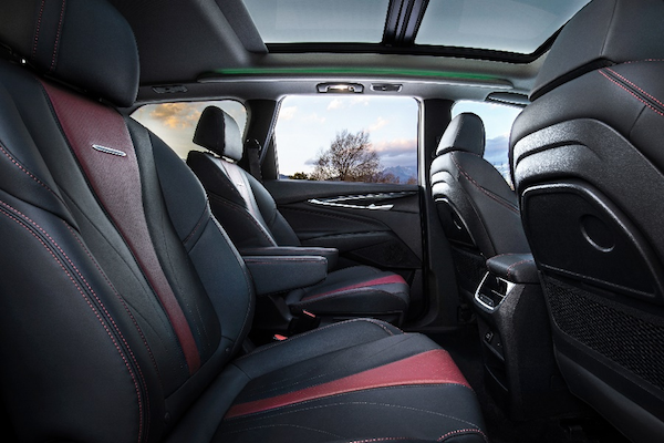 上汽大通MAXUS EUNIQ系列车型亮相海口新能源车展