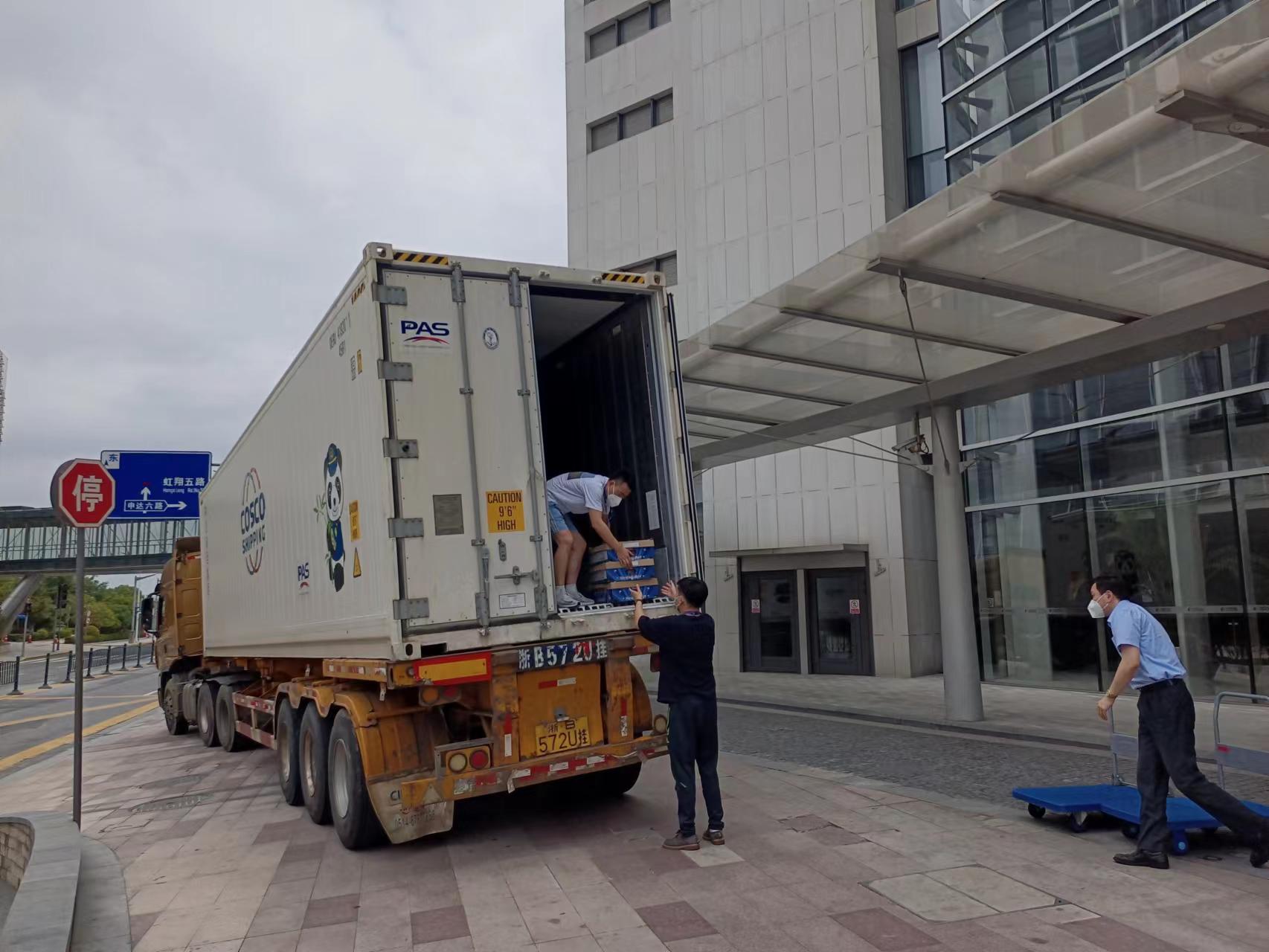宁波中远海运冷链供应链高效承运上海捐赠物资 (2).jpeg