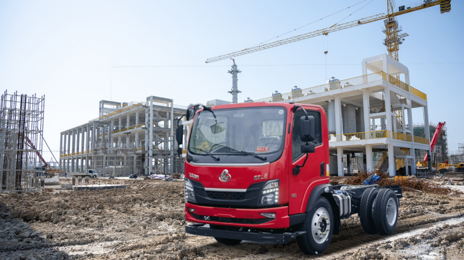 城乡基建运输一车搞定，乘龙L2自卸车为您铺就创富新路