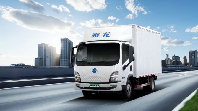 16分钟超快充+450km续航！乘龙翼威2大电量轻卡城配创富利器