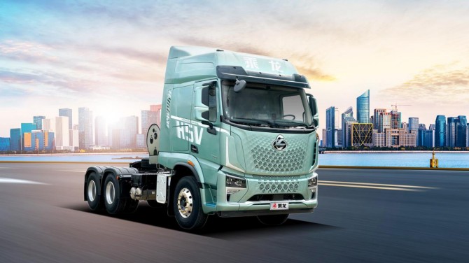 每年多赚4.8万！乘龙H5V创富版LNG牵引车多拉节能两不误