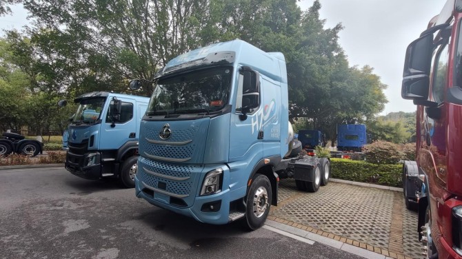 570大马力轻自重，乘龙H7 Pro LNG牵引车中长途运输赚更多